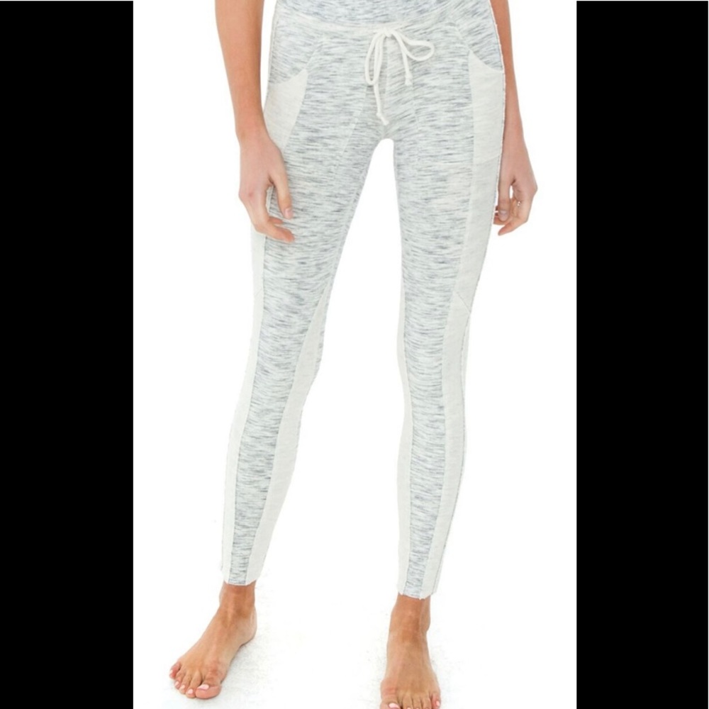 Mid rise leggings